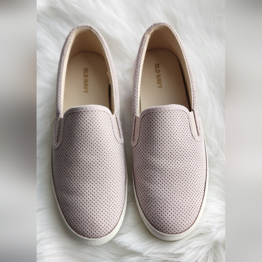 Old Navy Slip on Casual Sneakers Women's Size 8 Perforated Faux Suede NEW